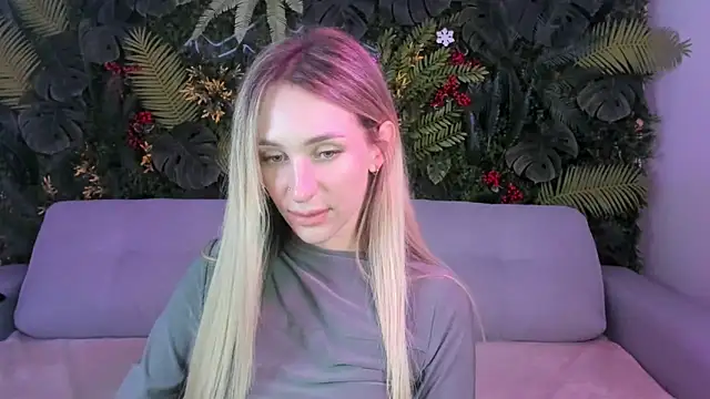 Horny Blond online show from September 15, 8:04 am