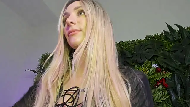 Horny Blond online show from November 22, 9:08 am