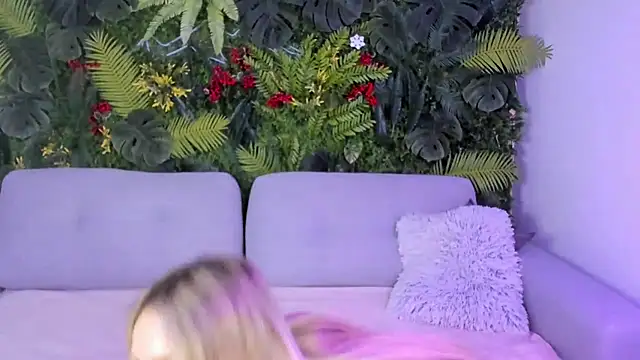 Horny Blond online show from November 9, 9:02 am