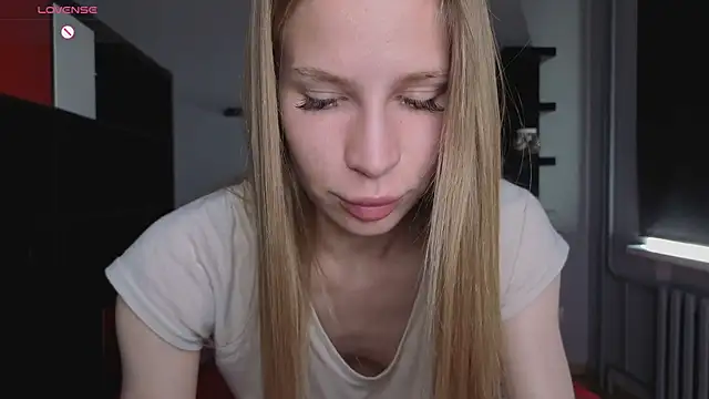 Elis Fox online show from June 22, 8:11 am