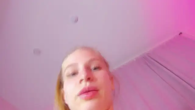 Snapshot of Elis_Fox chatting on March 4, 3:59 pm Elis Fox online show from March 4, 3:59 pm