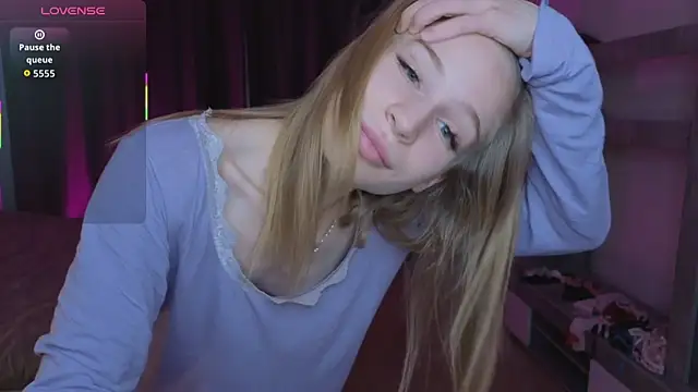 Elis Fox online show from April 7, 11:01 am