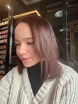 Snapshot of Times__Square chatting on December 3, 3:40 am Times Square online show from December 3, 3:40 am