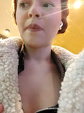 Snapshot of Times__Square chatting on March 17, 4:08 am Times Square online show from March 17, 4:08 am