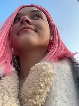 Snapshot of Times__Square chatting on February 26, 5:35 am Times Square online show from February 26, 5:35 am