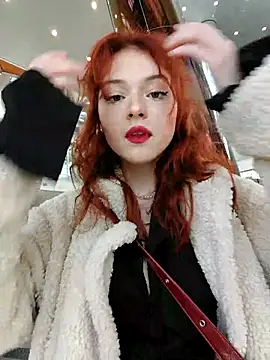 Snapshot of Times__Square chatting on March 20, 5:13 am Times Square online show from March 20, 5:13 am