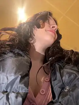 Snapshot of Times__Square chatting on February 4, 5:21 am Times Square online show from February 4, 5:21 am