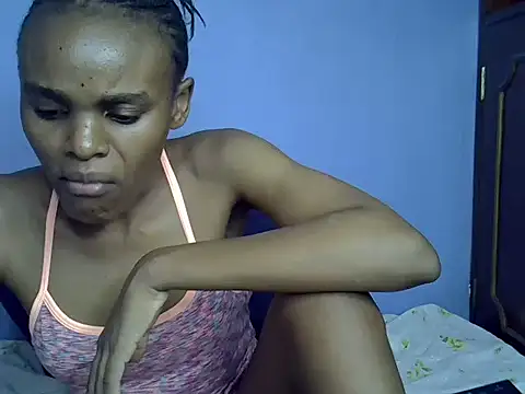 Snapshot of Queen_petite_ chatting on March 20, 1:15 pm Queen petite online show from March 20, 1:15 pm