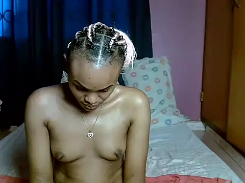 Queen petite  online show from May 11, 4:58 am