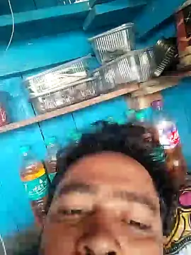 Snapshot of Young_couple143 chatting on November 4, 6:50 am Young couple143 online show from November 4, 6:50 am