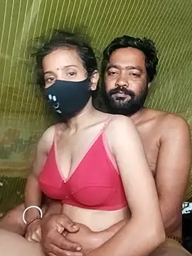 Snapshot of Young_couple143 chatting on December 3, 4:39 pm Young couple143 online show from December 3, 4:39 pm