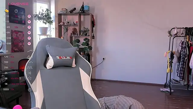 alisahug online show from October 4, 6:15 am