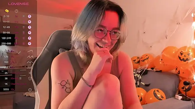 alisahug online show from October 24, 7:40 am