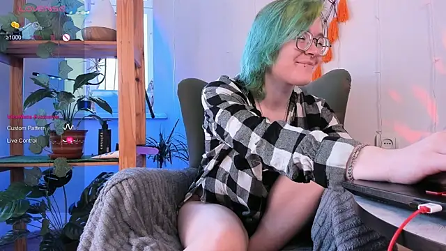 alisahug online show from March 19, 6:03 am