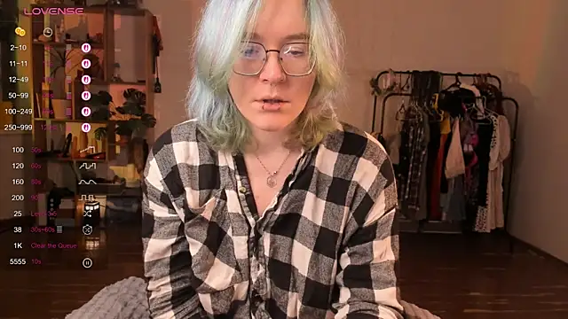 alisahug online show from October 2, 3:26 pm