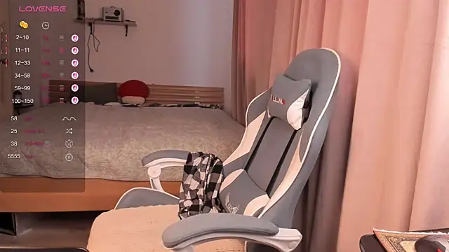 alisahug online show from November 26, 8:25 am