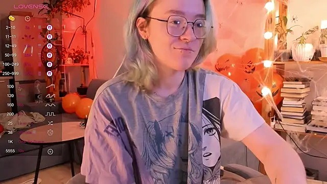 alisahug online show from October 23, 8:35 am