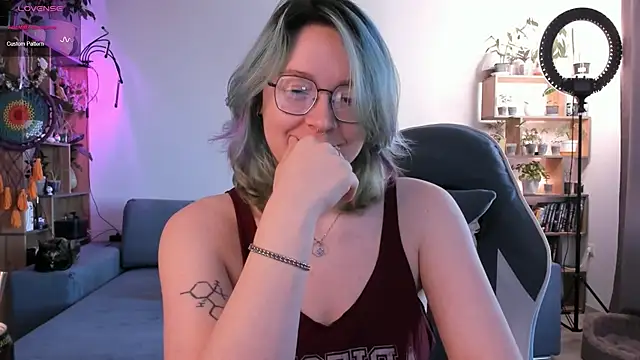 alisahug online show from October 13, 9:55 am