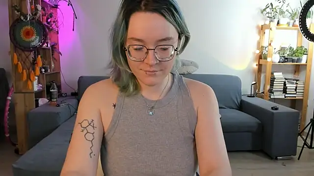 alisahug online show from October 15, 10:12 am