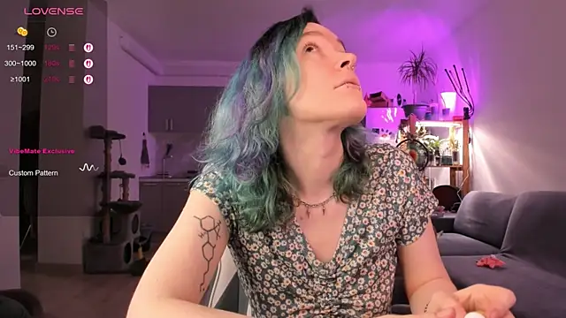 alisahug online show from January 19, 9:46 am