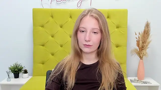 LolaWilsons online show from April 29, 6:28 am