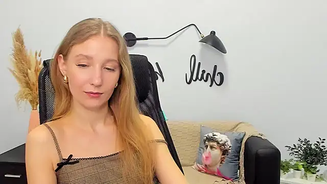 LolaWilsons online show from March 5, 2:34 pm