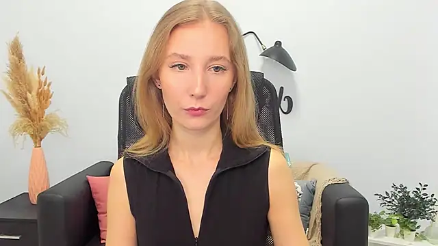 LolaWilsons online show from February 26, 6:19 am