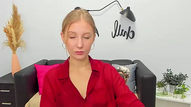 LolaWilsons online show from November 28, 7:30 am