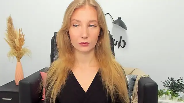 LolaWilsons online show from February 27, 6:13 am