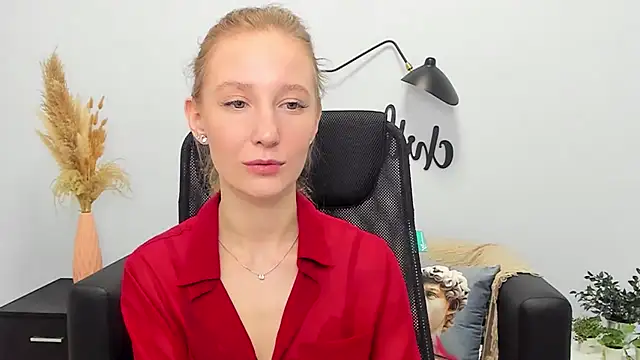 LolaWilsons online show from March 20, 9:15 am