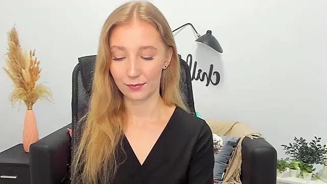 LolaWilsons online show from February 27, 9:18 am