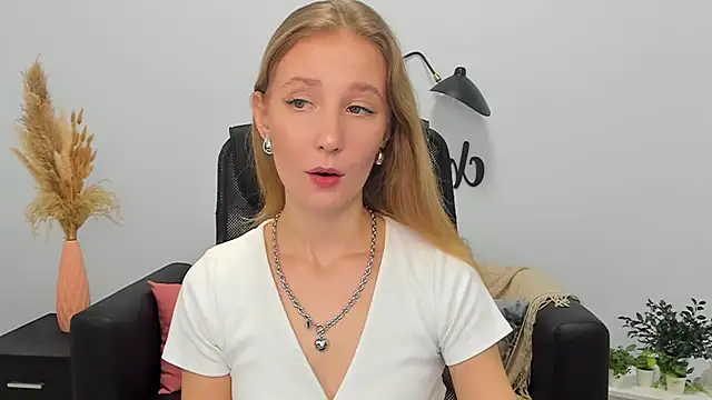 LolaWilsons online show from February 28, 9:36 am