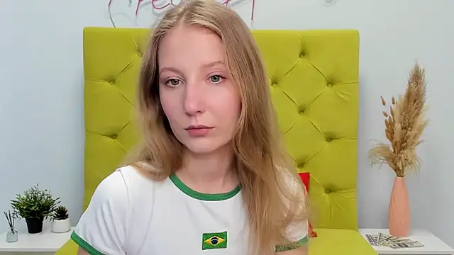 LolaWilsons online show from April 22, 7:48 am