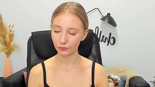 LolaWilsons online show from March 13, 12:24 pm