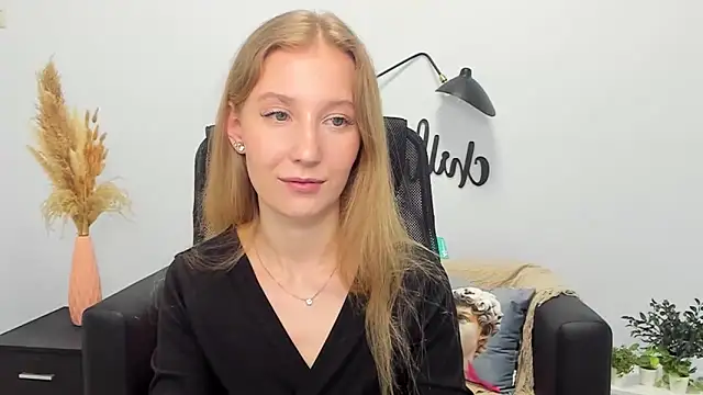 LolaWilsons online show from March 6, 3:13 pm