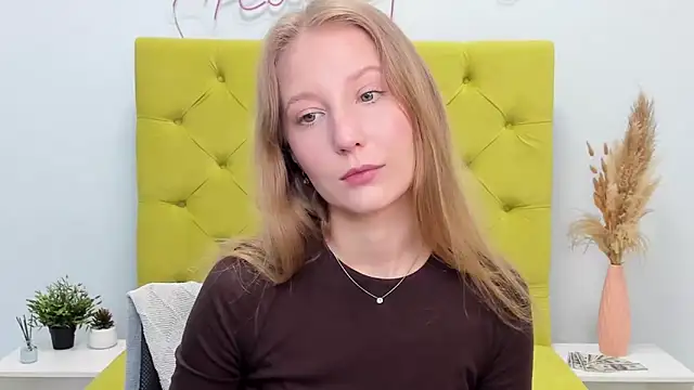 LolaWilsons online show from April 17, 6:16 am