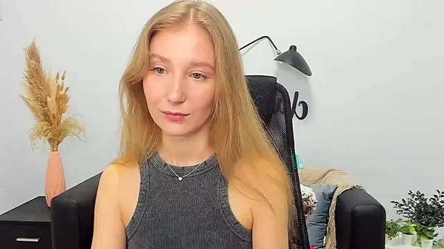 LolaWilsons online show from March 10, 10:39 am