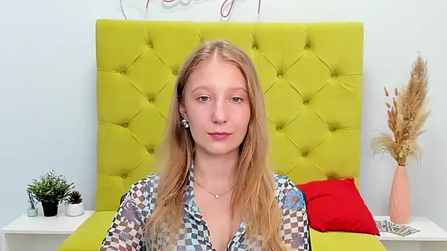 LolaWilsons online show from May 11, 2:45 pm