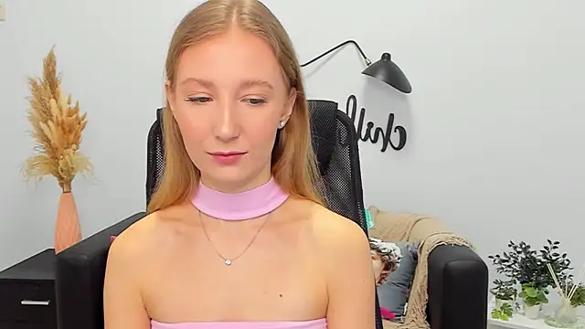 LolaWilsons online show from February 22, 8:18 am