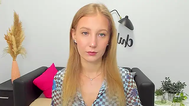 LolaWilsons online show from December 5, 7:29 am