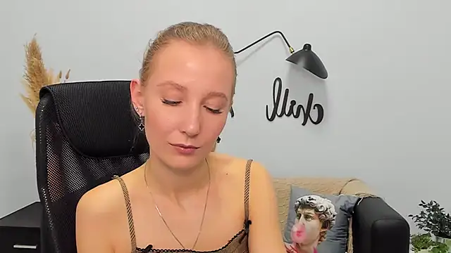 LolaWilsons online show from March 21, 12:28 pm