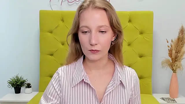 LolaWilsons online show from March 27, 7:17 am