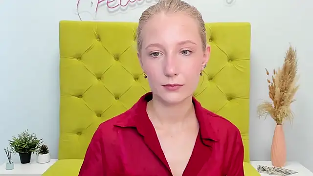 LolaWilsons online show from April 14, 6:51 am