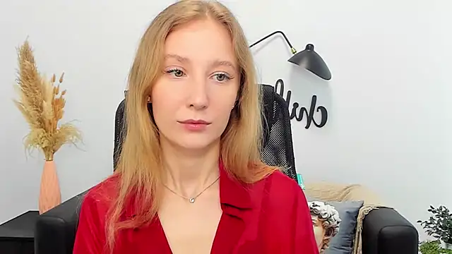 LolaWilsons online show from March 20, 6:08 am