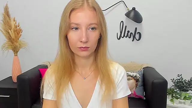 LolaWilsons online show from September 19, 6:17 am