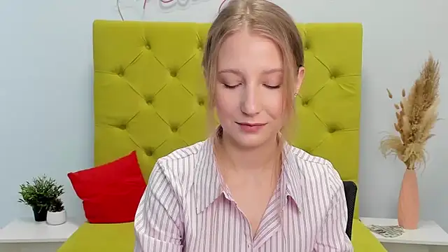 LolaWilsons online show from February 25, 7:19 am