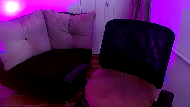 Snapshot of milfrousse chatting on November 5, 11:52 pm milfrousse online show from November 5, 11:52 pm