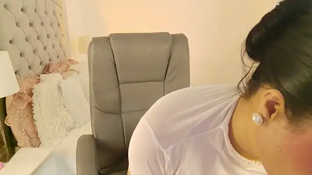 AshleyFerrer online show from March 26, 9:29 am