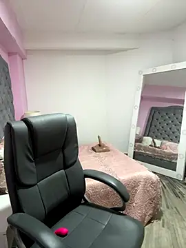 AshleyFerrer online show from October 29, 3:44 pm