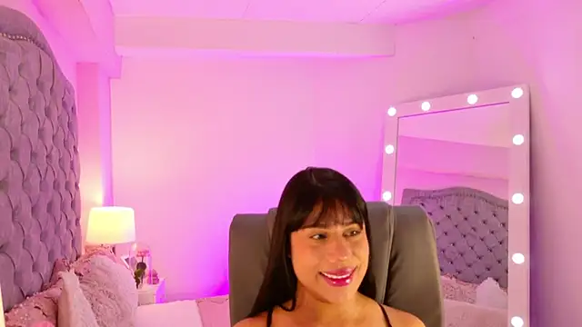 Snapshot of AshleyFerrer chatting on September 18, 1:47 pm AshleyFerrer online show from September 18, 1:47 pm